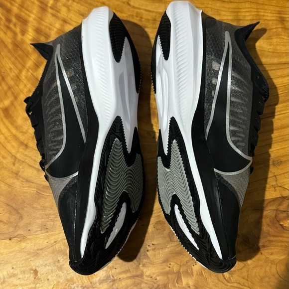 Nike Zoom Gravity Running Shoes Woman Lady Size 9.5 New Without Tags Jogging - Picture 3 of 11